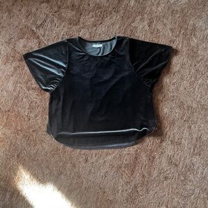 Madewell grey velvet slightly cropped flutter sleeve top